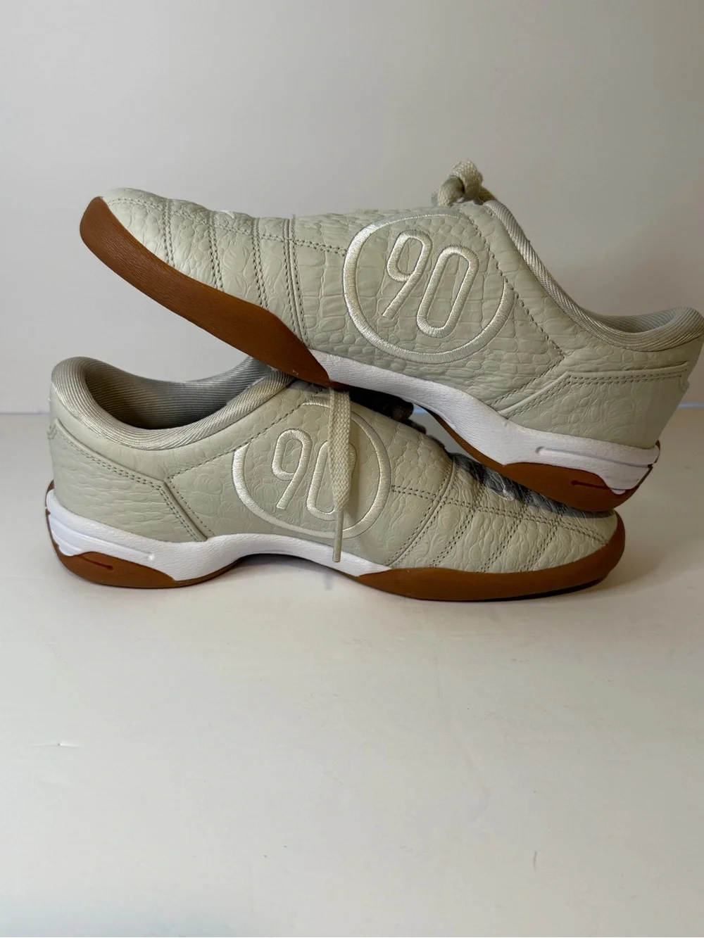 Nike Total 90 light bone/sail white gum bottoms size 6.5W / 5M